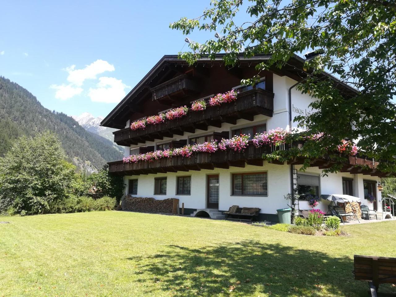 Haus Kristall Бах Екстериор снимка